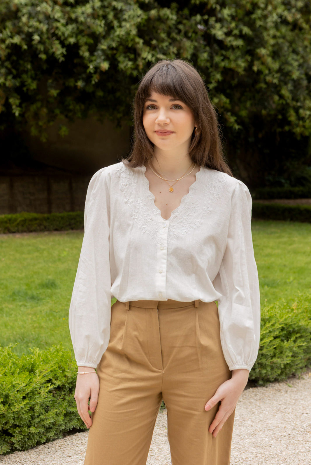 Petite-and-so-what-blouse-blanche-dentelle-femme-petite-carla