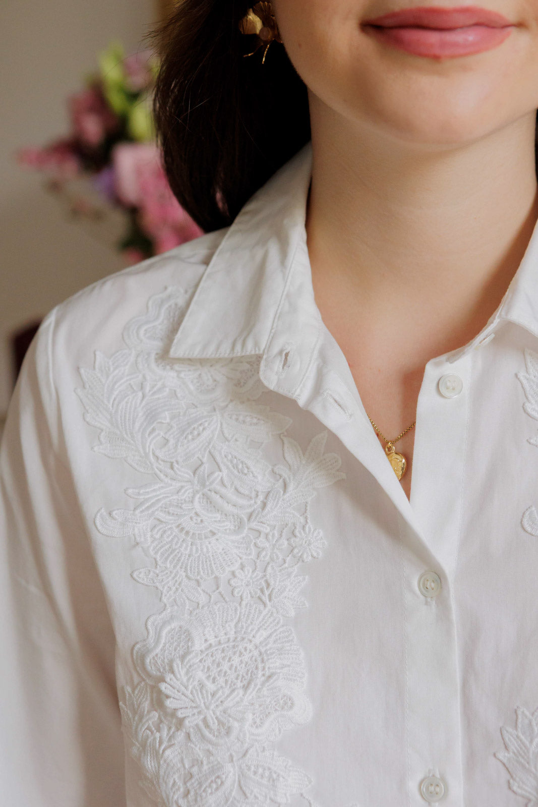 Petite-and-so-what-chemise-blanche-femme-petite-broderie-victoire