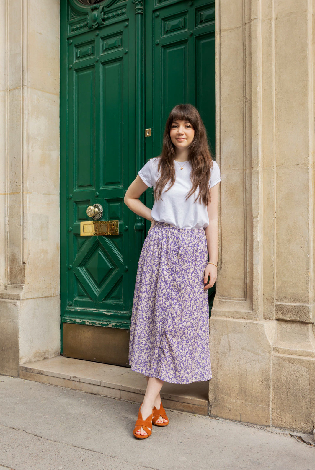 Petite-and-so-what-jupe-fleurie-violette-mi-longue-violette