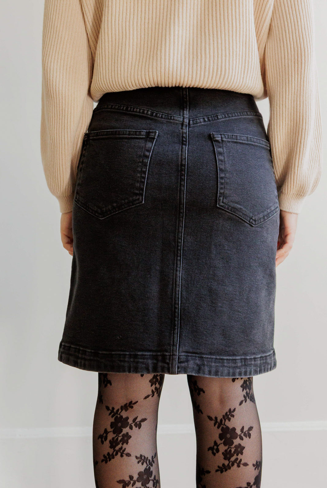 Petite-and-so-what-jupe-jean-noir-femme-petite-rebecca