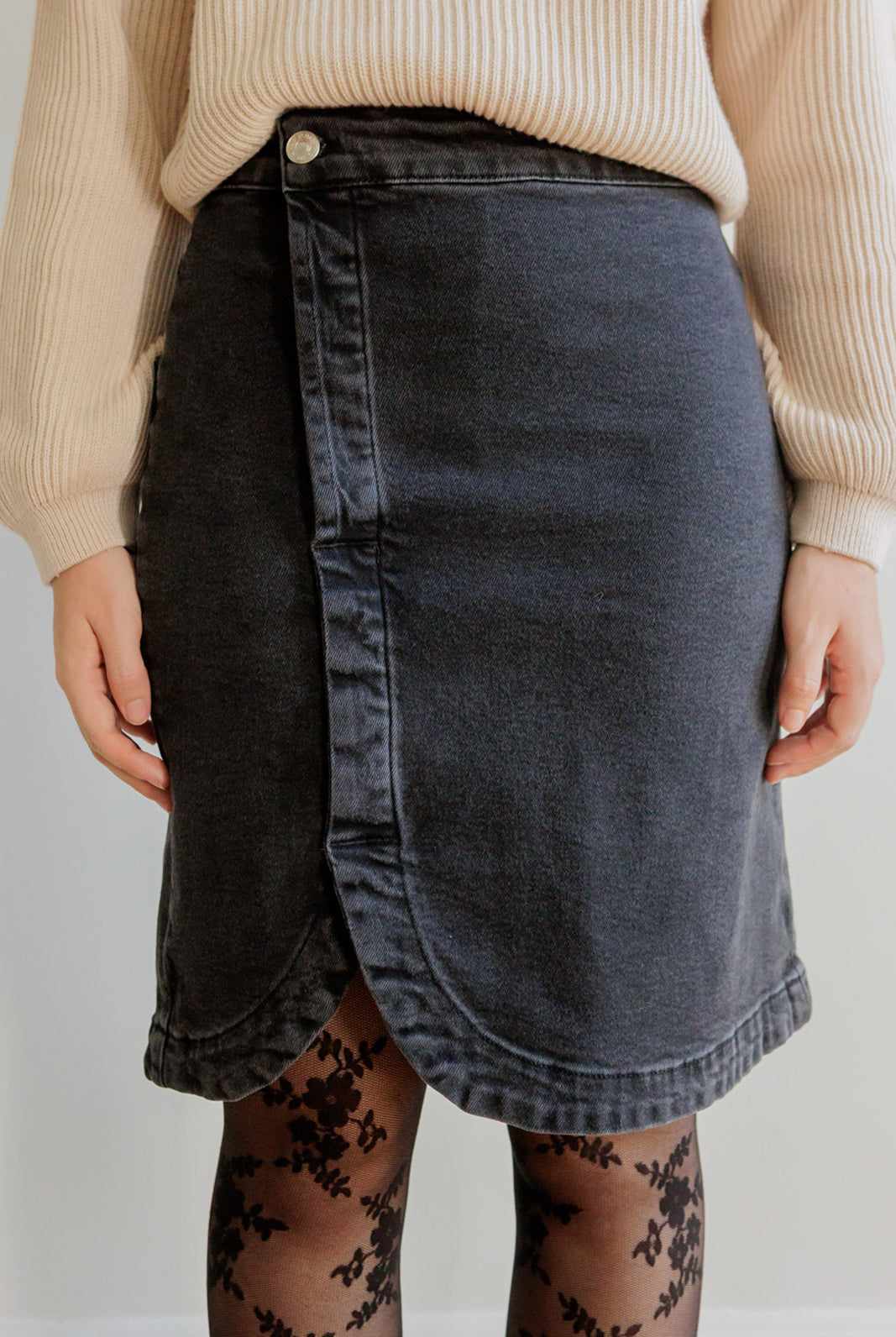 Petite-and-so-what-jupe-jean-noir-femme-petite-rebecca