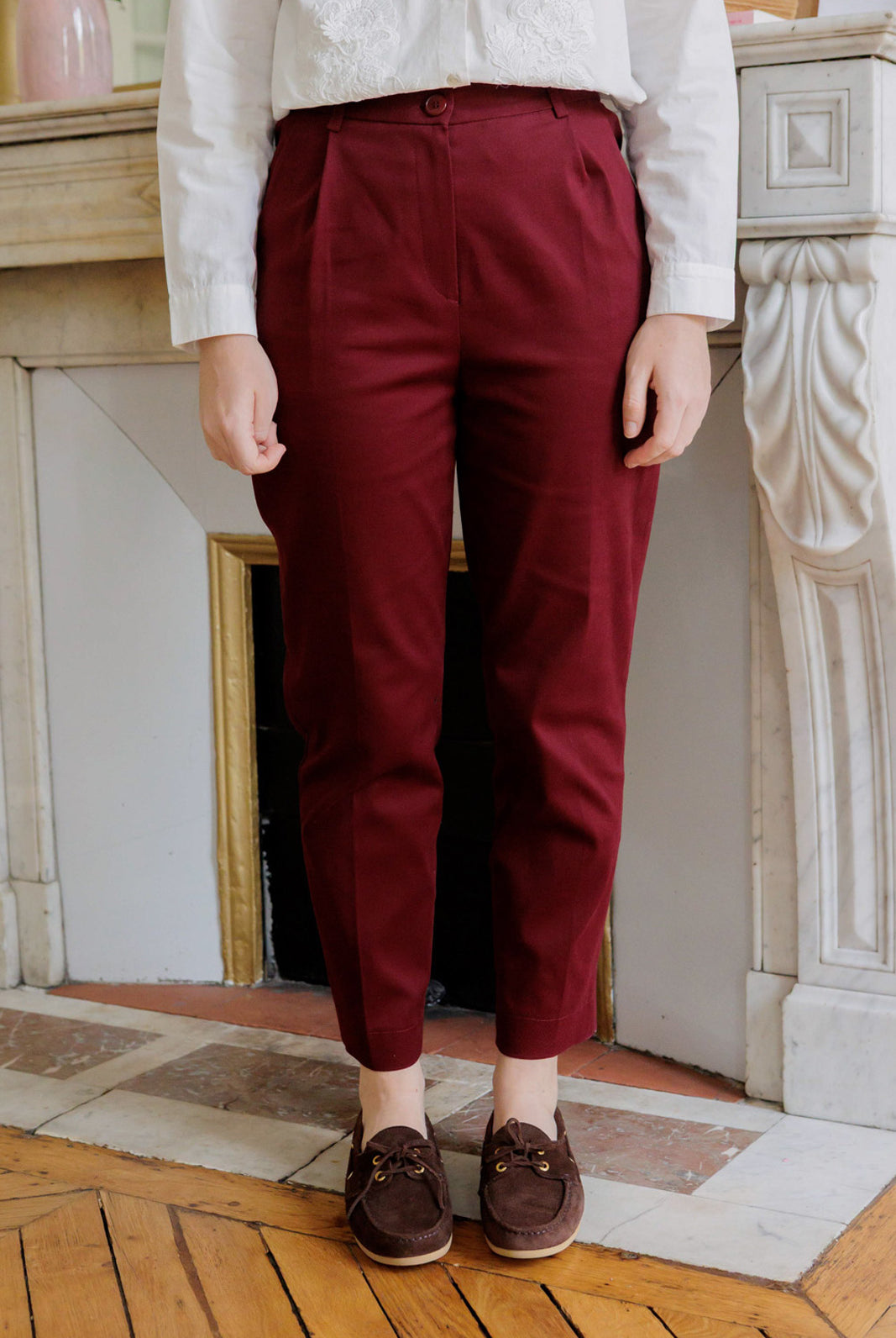 Petite-and-so-what-pantalon-chino-femme-petite-bordeaux-judy