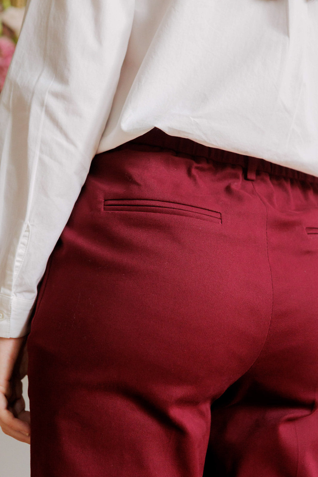Petite-and-so-what-pantalon-chino-femme-petite-bordeaux-judy