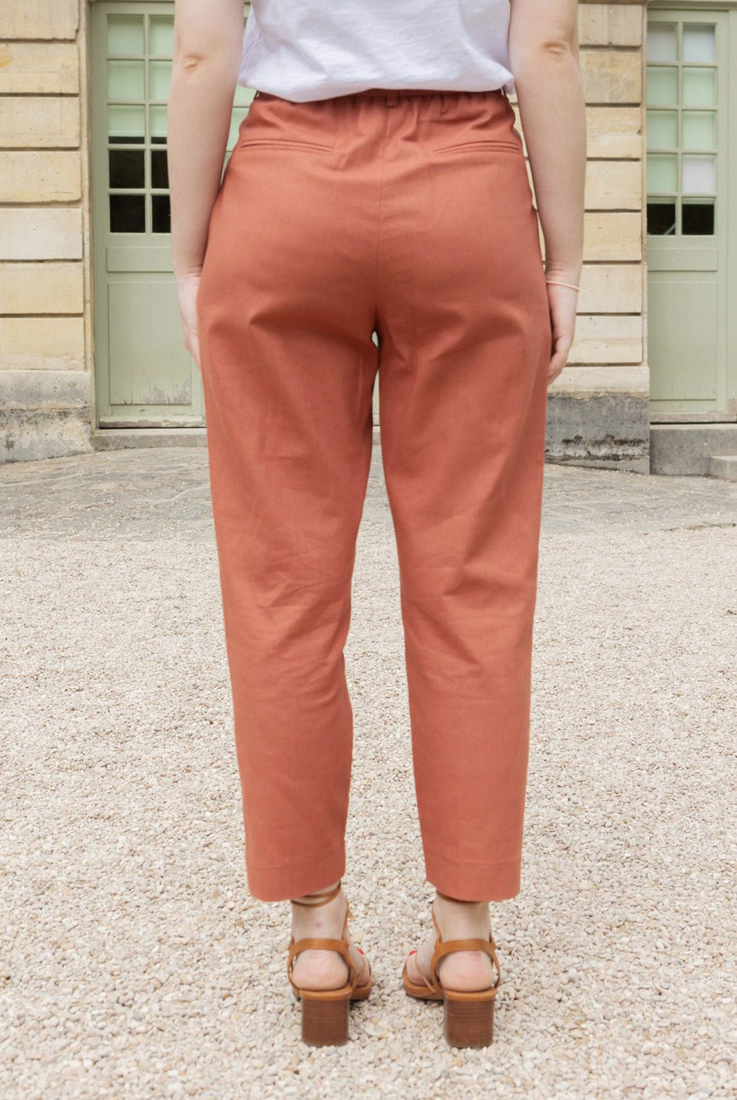 Petite-and-so-what-pantalon-chino-femme-petite-terracotta-judy