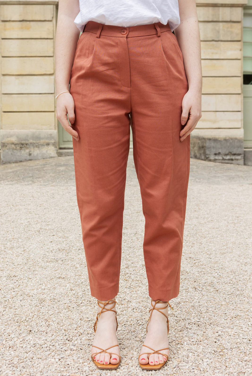 Petite-and-so-what-pantalon-chino-femme-petite-terracotta-judy