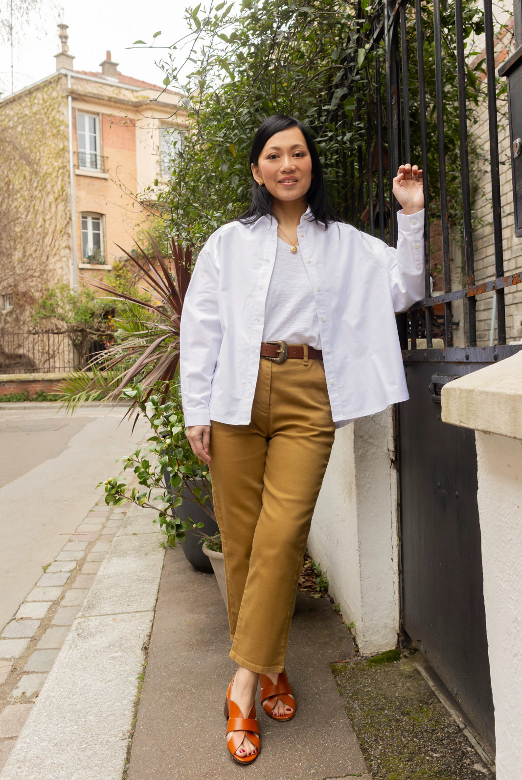 Petite-and-so-what-pantalon-droit-chino-femme-petite-bronze-tess