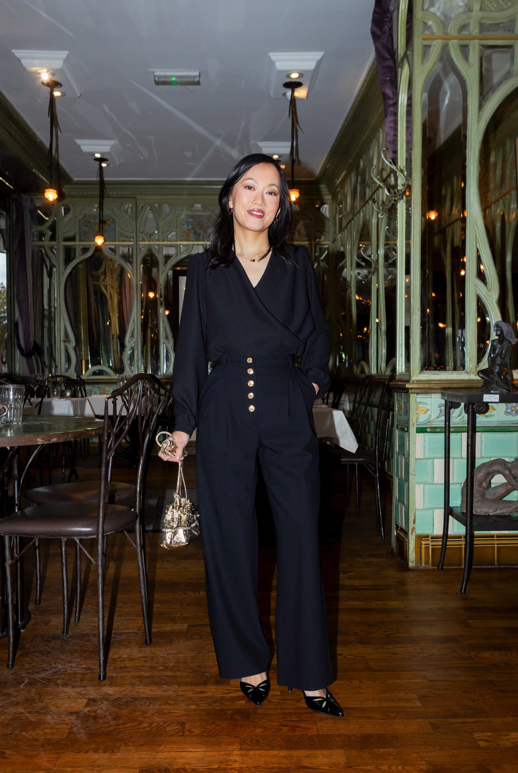 Petite-and-so-what-pantalon-droit-noir-chic-elegant-bouton-dore-femme-petite-avril