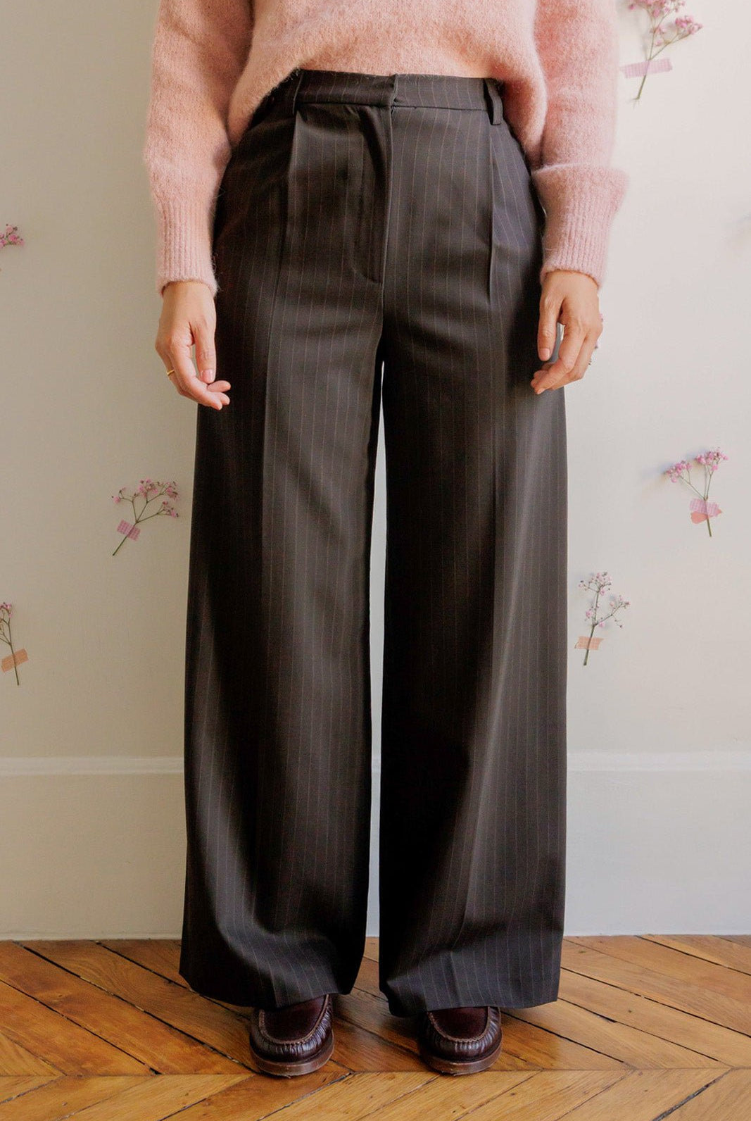 Petite-and-so-what-pantalon-large-fluide-raye-marron-femme-petite-lucy