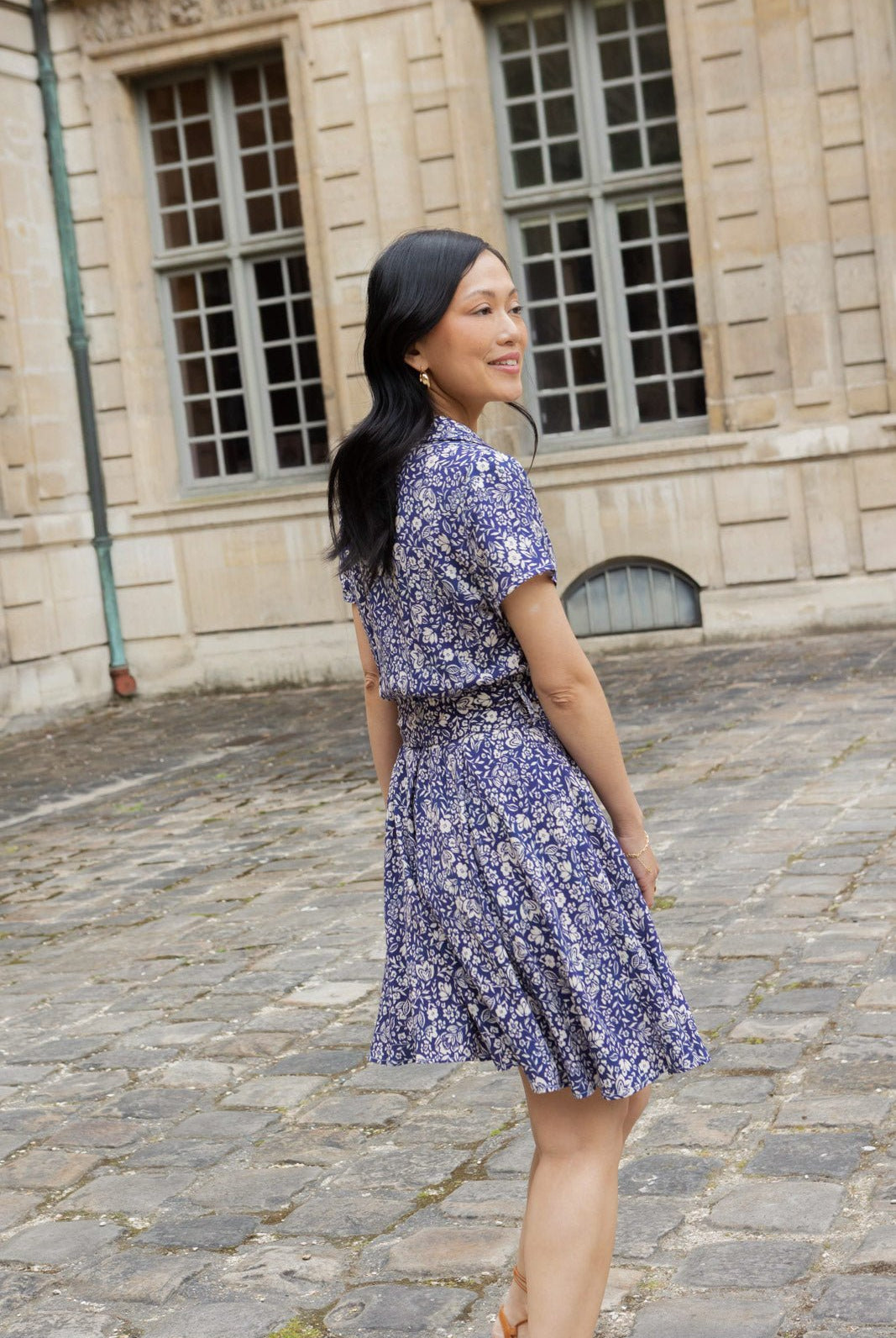 Petite-and-so-what-robe-fleurie-bleu-femme-petite-diane