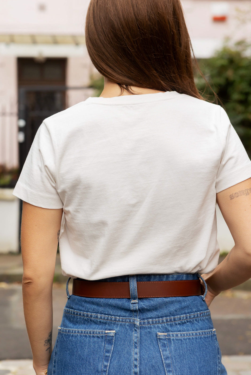 Petite-and-so-what-tee-shirt-broderie-blanc-ecru-femme-petite-col-v-elinor