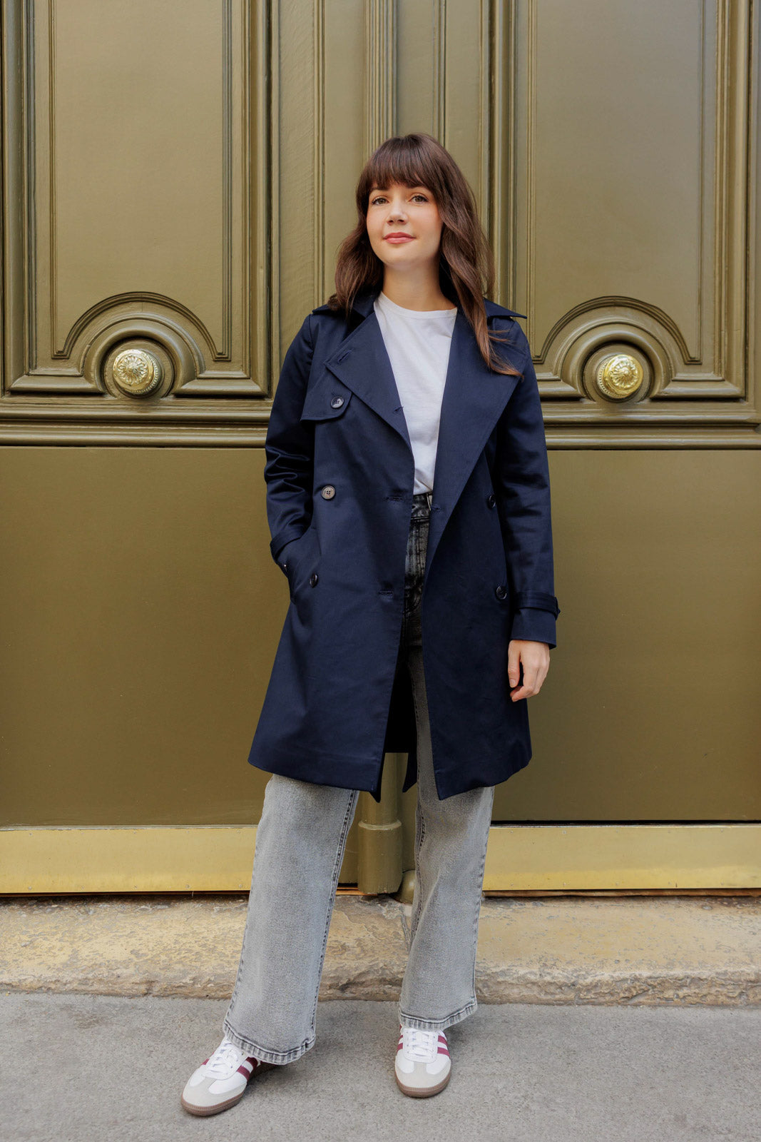 Petite-and-so-what-trench-coat-court-marine-femme-petite-geri