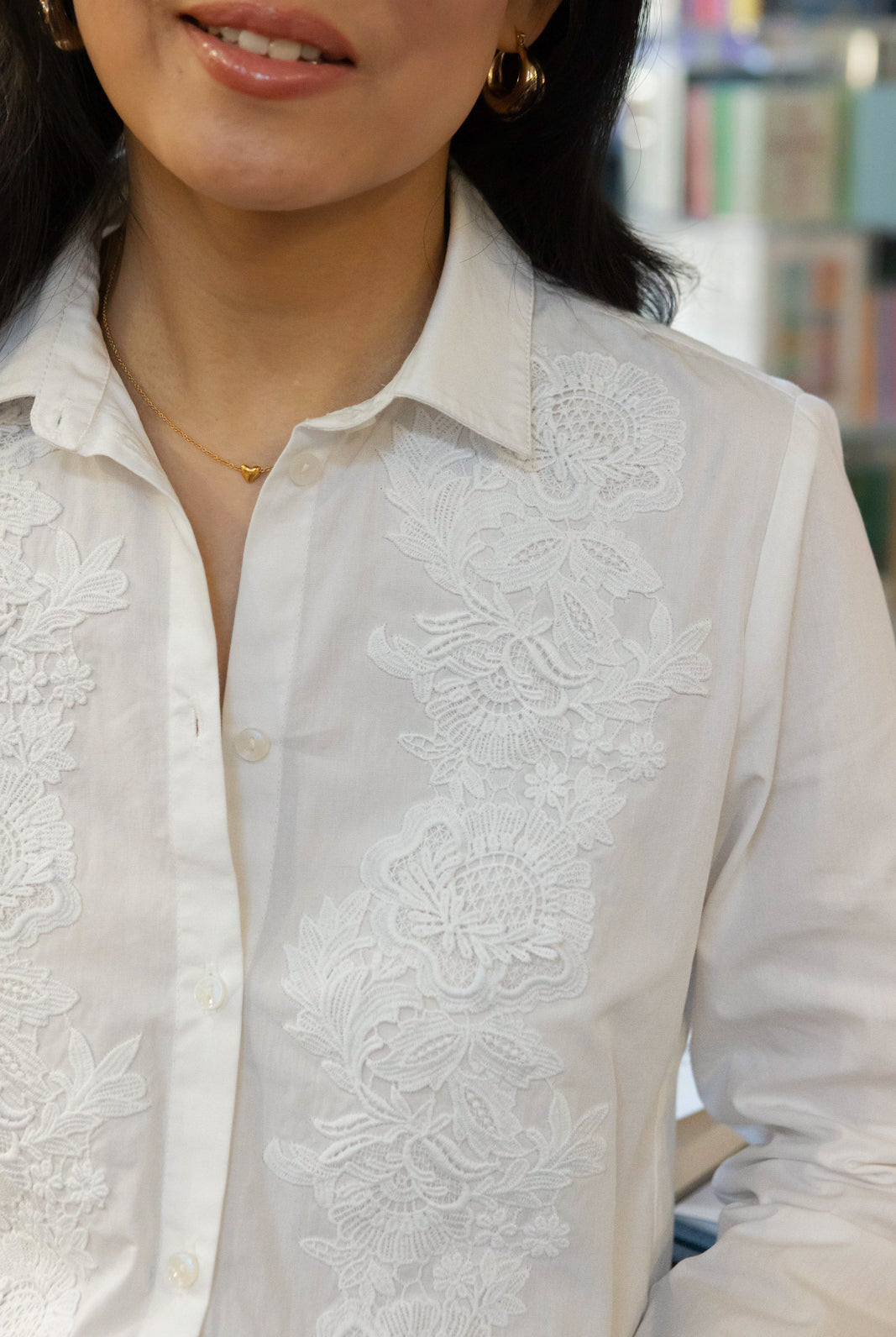 Petite-and-so-what-chemise-blanche-femme-petite-broderie-victoire