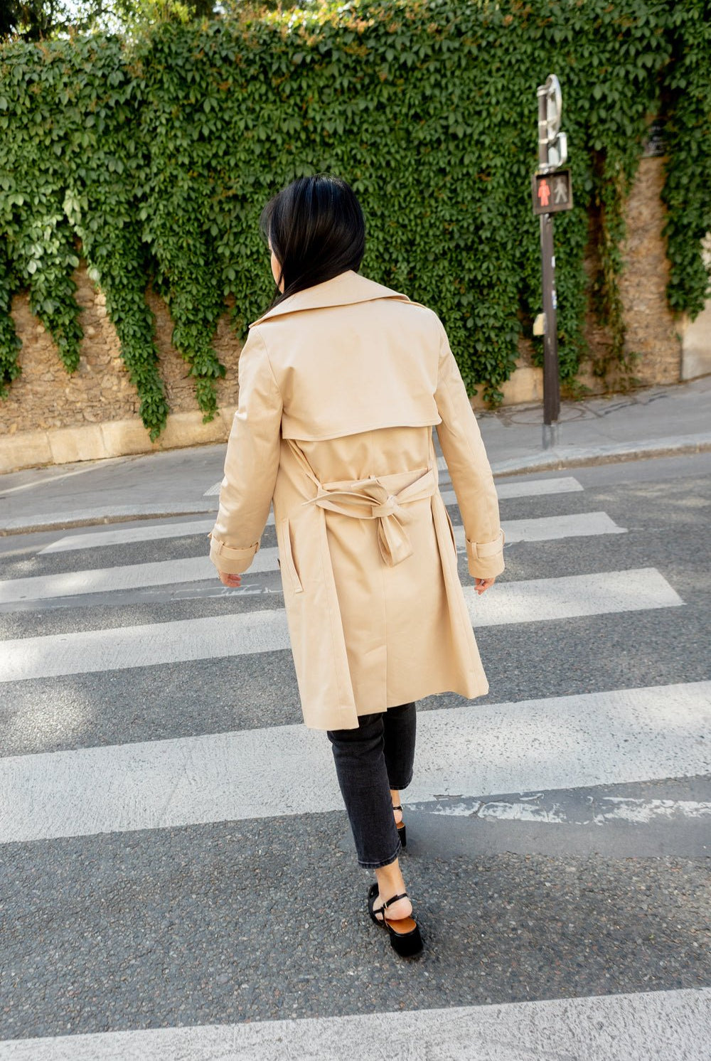 Petite-and-so-what-trench-femme-petite-beige-court-essentiel