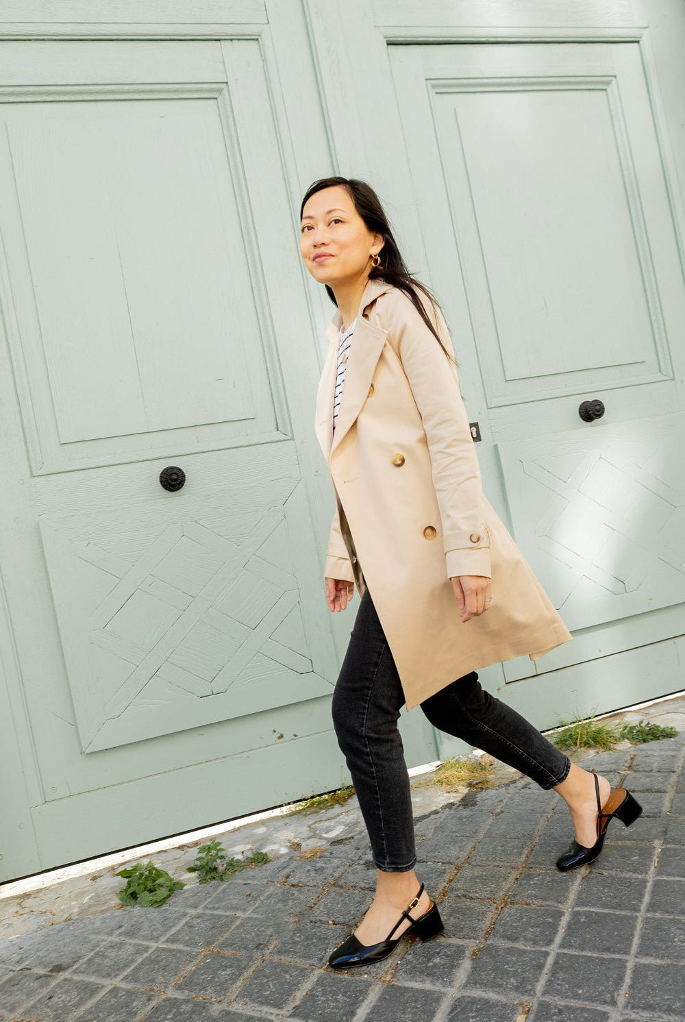 Petite-and-so-what-trench-femme-petite-beige-court-essentiel