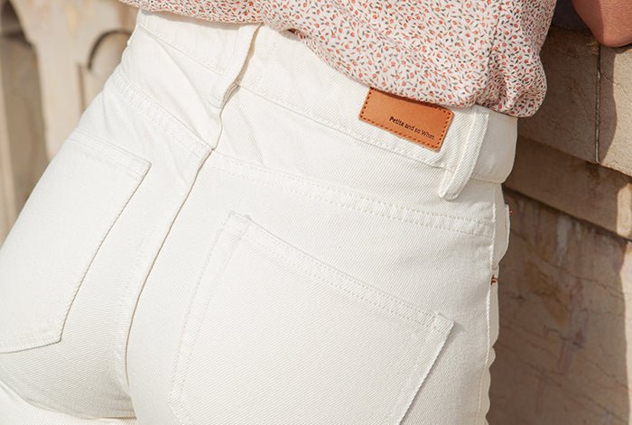 How to wear white jeans | Mom white jeans look ideas - Petite and So What