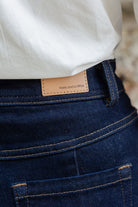 Petite-and-so-what-jean-flare-evase-femme-petite-indigo-ambre