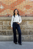 Petite-and-so-what-jean-flare-evase-femme-petite-indigo-ambre