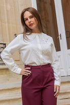 Petite-and-so-what-blouse-chemise-blanche-femme-petite-broderie-dentelle-louise