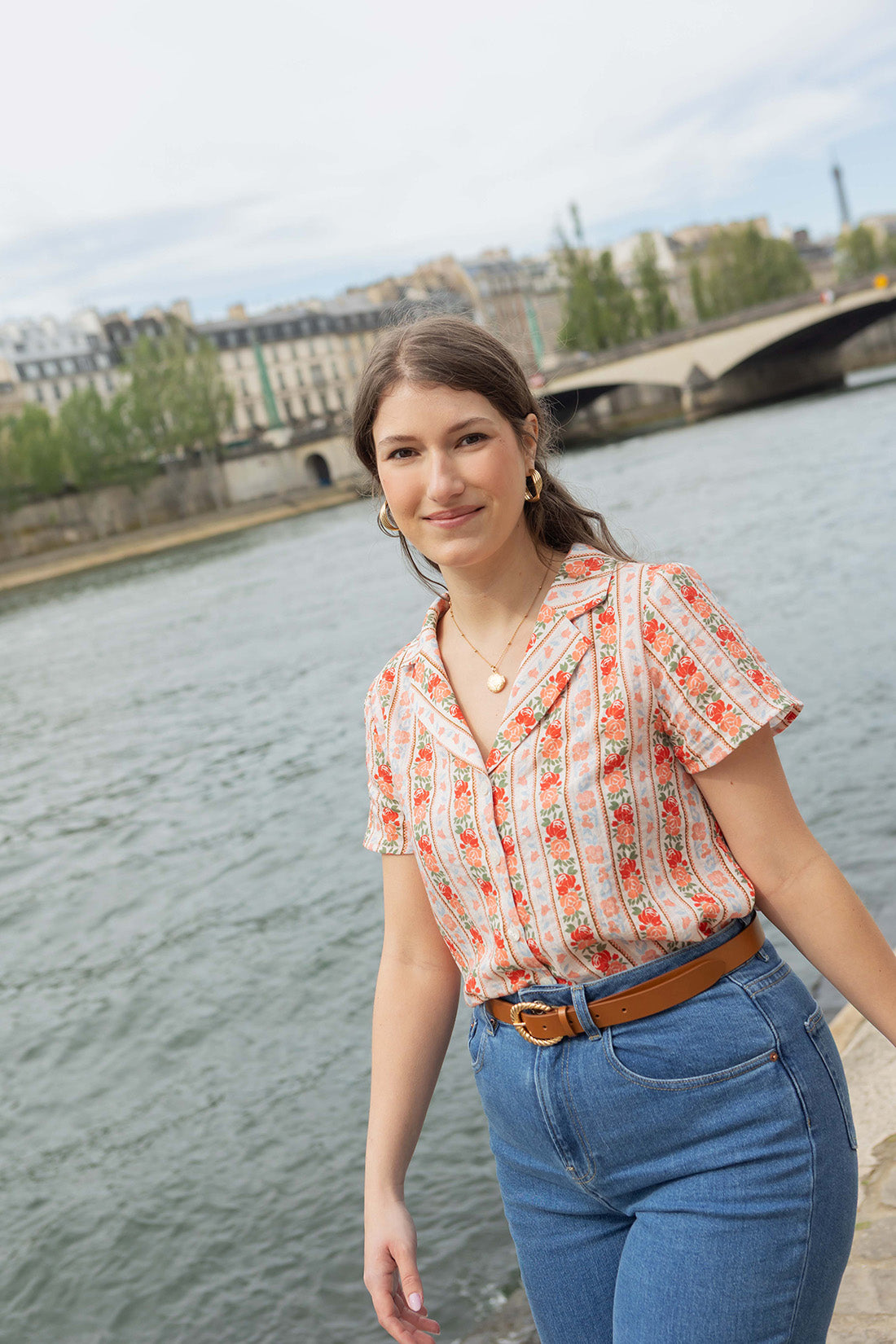 Petite-and-so-what-blouse-motif-fleuri-femme-petite-mikey-chemisette