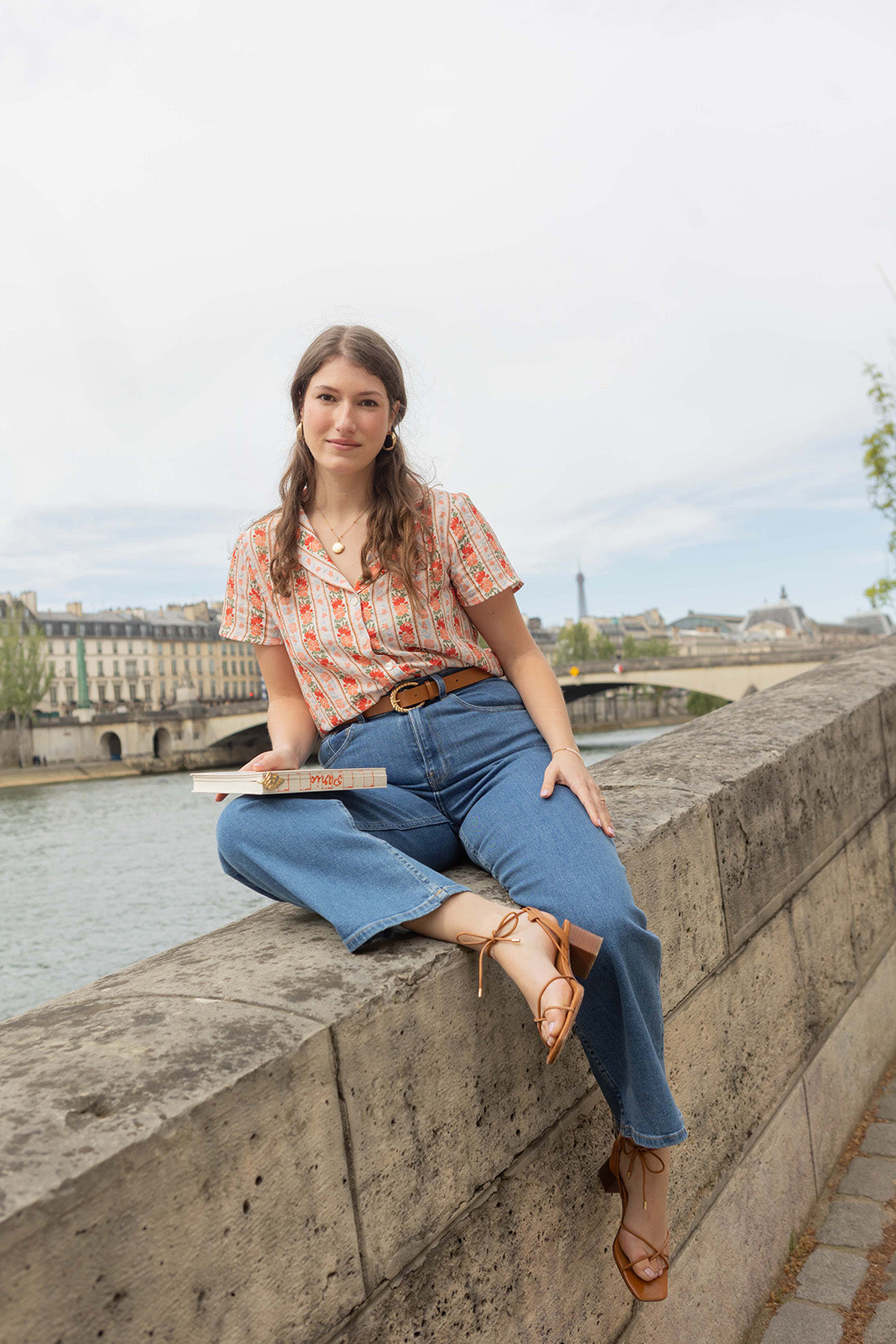 Petite-and-so-what-blouse-motif-fleuri-femme-petite-mikey-chemisette
