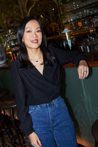 Petite-and-so-what-blouse-noir-cache-coeur-croisee-femme-petite