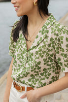 Petite-and-so-what-blouse-olga-femme-petite-fleuri-kaki-col-tailleur