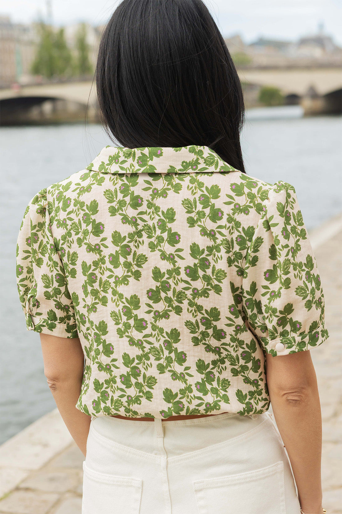Petite-and-so-what-blouse-olga-femme-petite-fleuri-kaki-col-tailleur