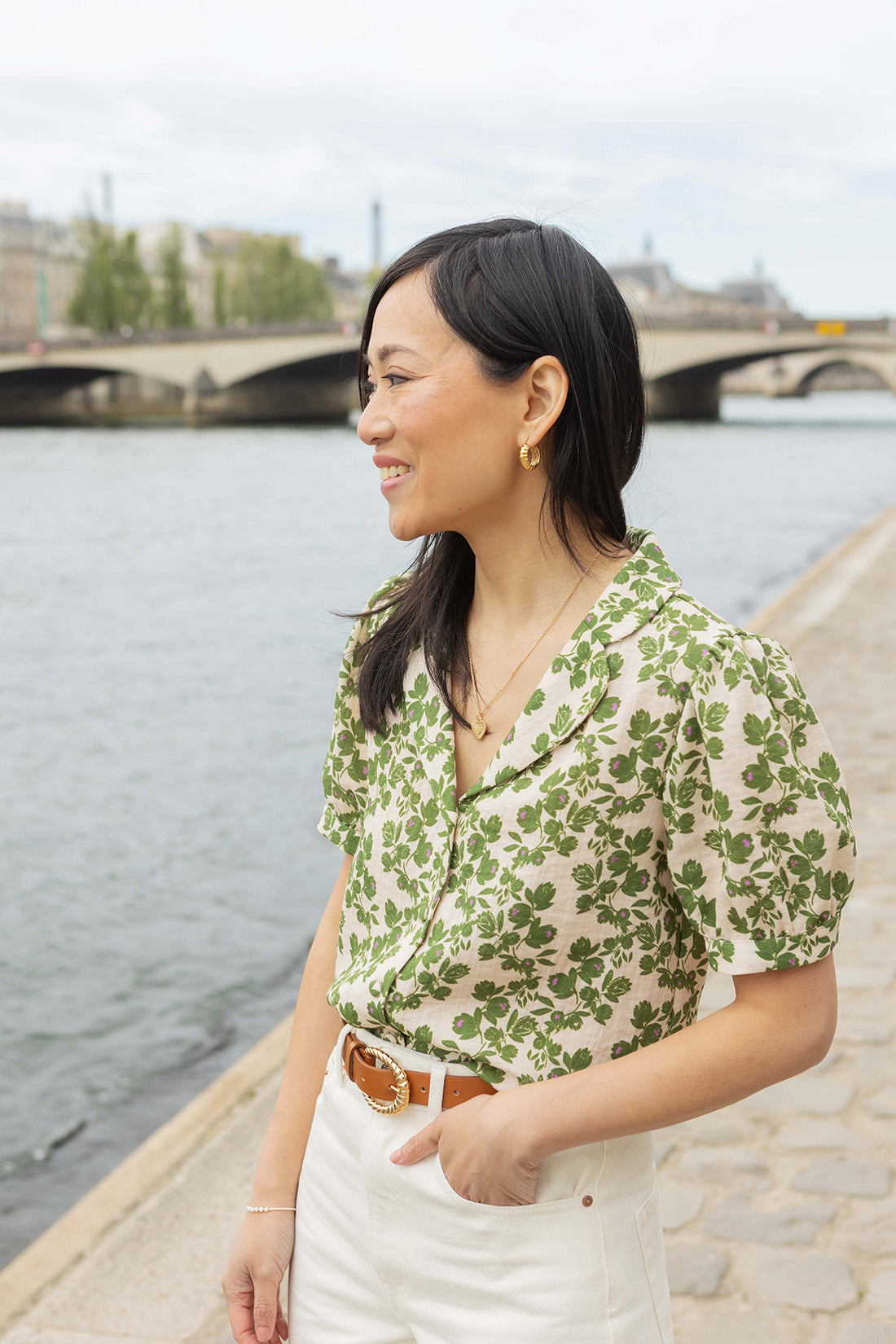 Petite-and-so-what-blouse-olga-femme-petite-fleuri-kaki-col-tailleur