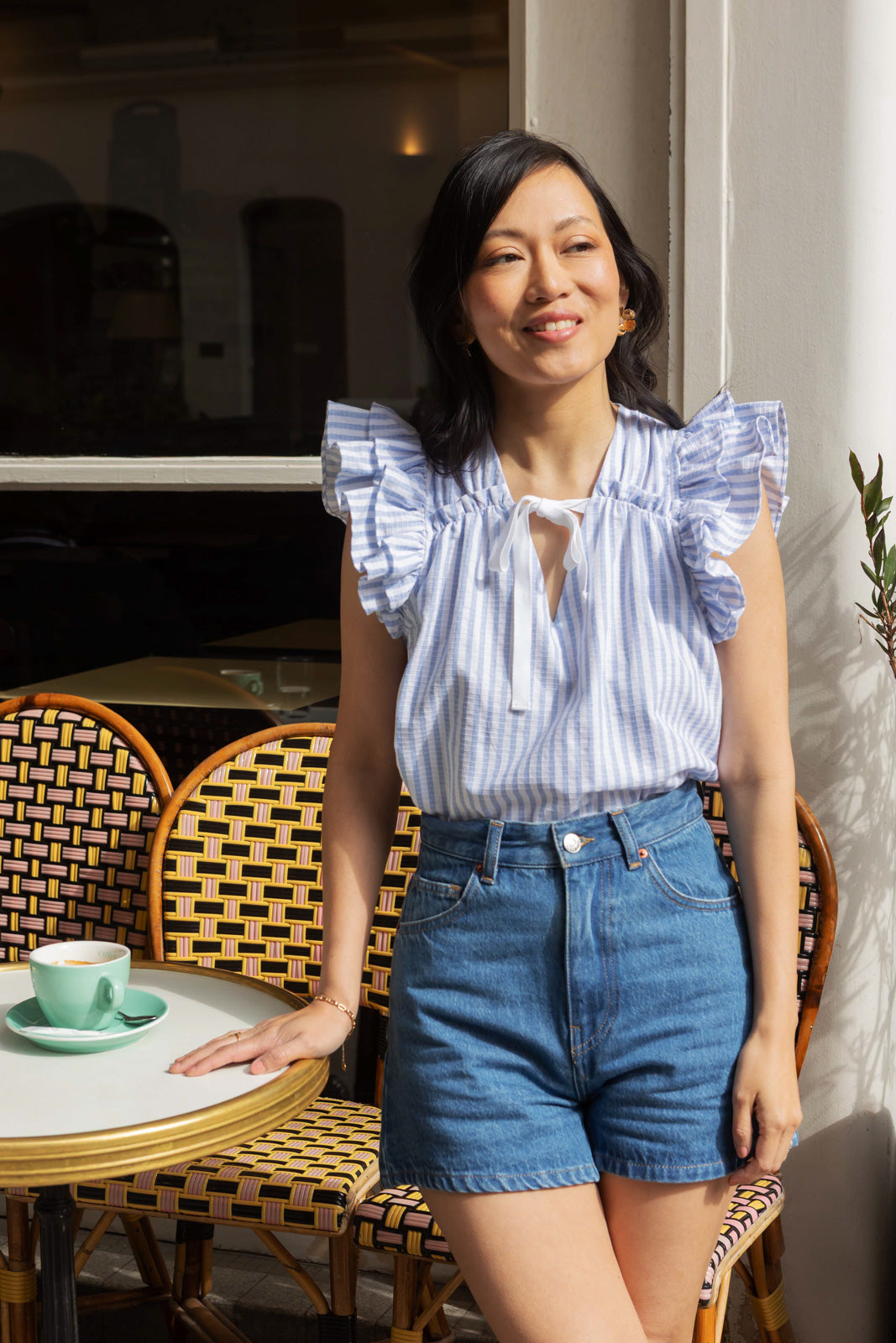 Petite-and-so-what-blouse-rayure-bleu-volant-femme-petite-alicia