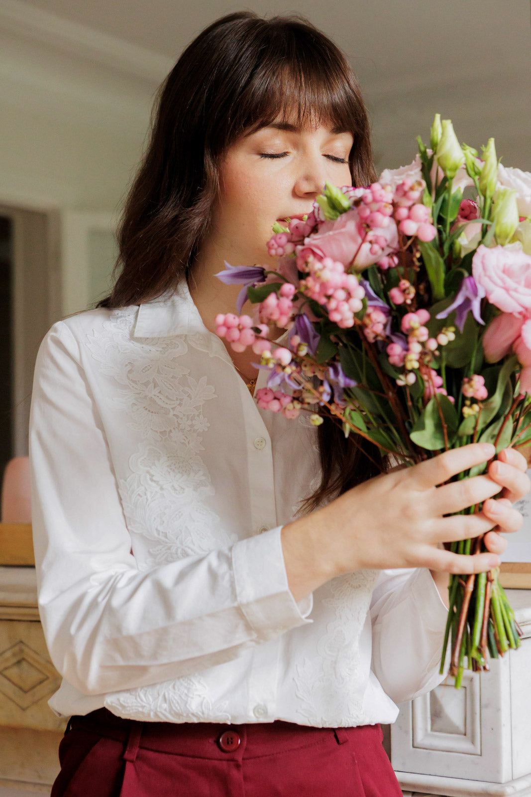 Petite-and-so-what-chemise-blanche-femme-petite-broderie-victoire