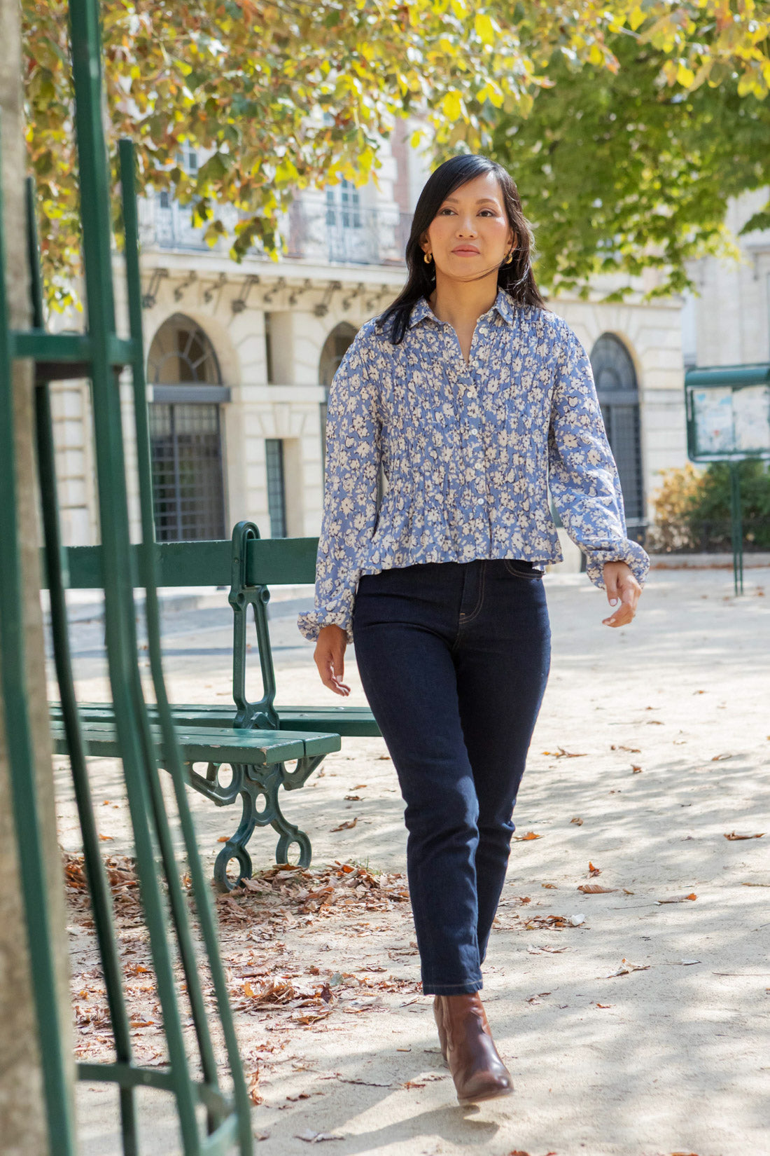 Petite-and-so-what-chemise-motif-fleuri-bleu-femme-petite