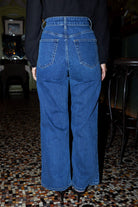 Petite-and-so-what-jean-bleu-large-boucle-argent-femme-petite