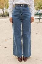 Petite-and-so-what-jean-bleu-wide-large-tresse-femme-petite