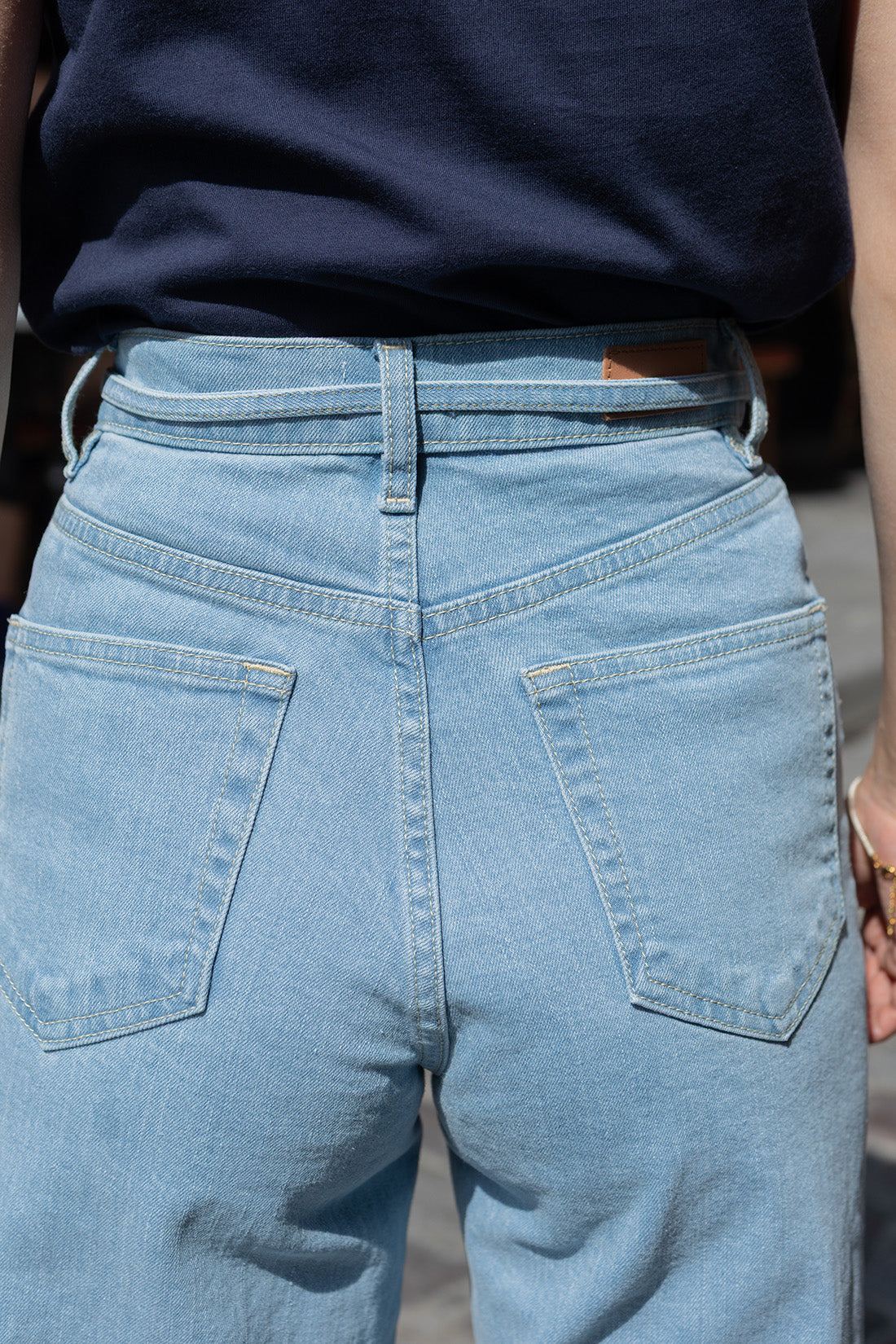 Petite-and-so-what-jean-large-bleu-clair-lien-femme-petite