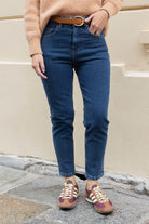 Petite-and-so-what-jean-mom-bleu-femme-petite-alice