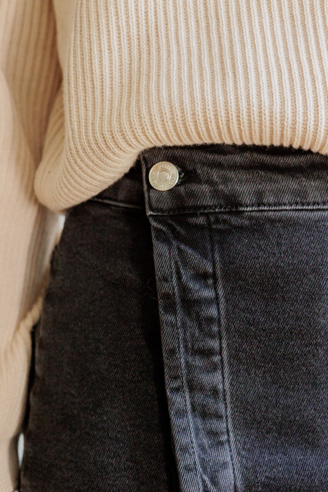 Petite-and-so-what-jupe-jean-noir-femme-petite-rebecca