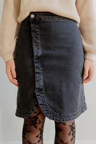 Petite-and-so-what-jupe-jean-noir-femme-petite-rebecca