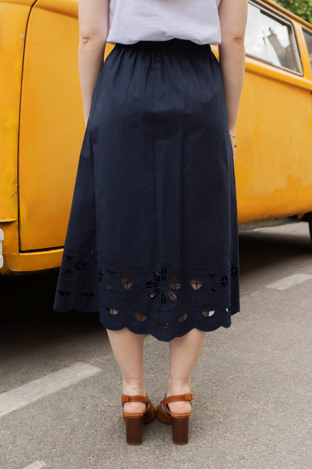 Petite-and-so-what-jupe-mi-longue-bleu-marine-femme-petite-ajoure-mylene