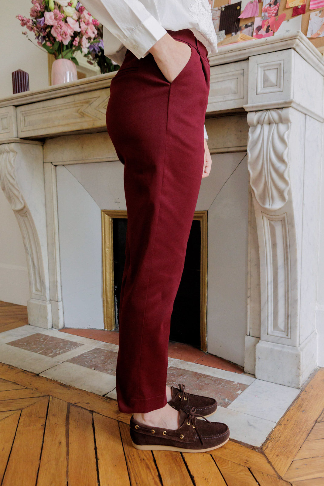 Petite-and-so-what-pantalon-chino-femme-petite-bordeaux-judy