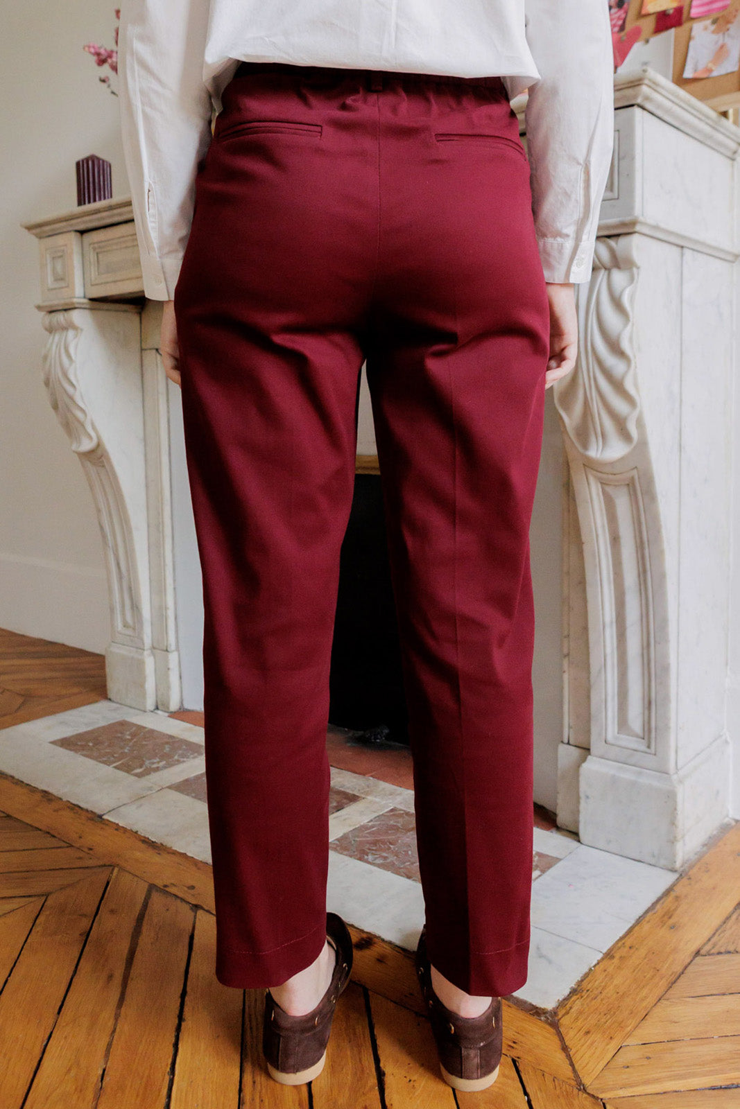 Petite-and-so-what-pantalon-chino-femme-petite-bordeaux-judy