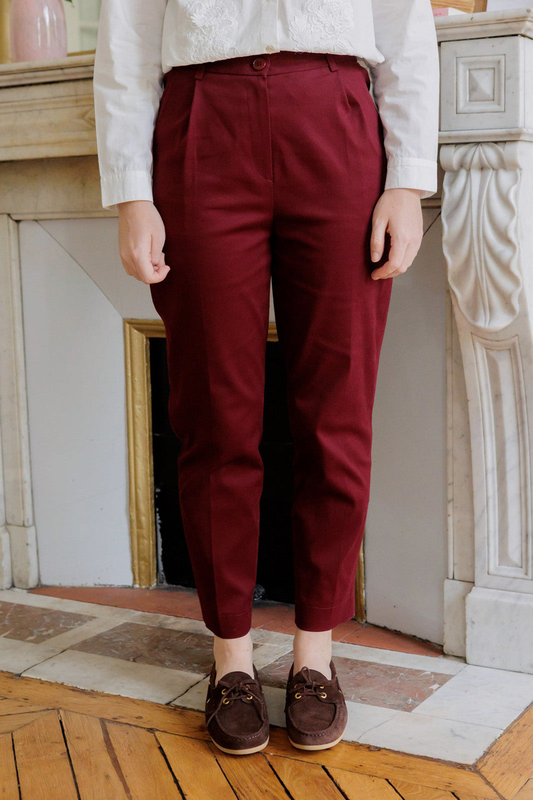 Petite-and-so-what-pantalon-chino-femme-petite-bordeaux-judy