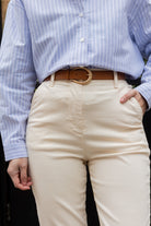 Petite-and-so-what-pantalon-droit-chino-beige-femme-petite-tess