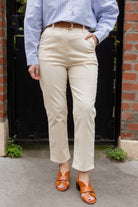 Petite-and-so-what-pantalon-droit-chino-beige-femme-petite-tess
