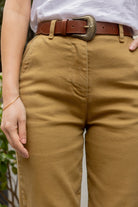 Petite-and-so-what-pantalon-droit-chino-femme-petite-bronze-tess