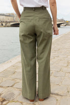 Petite-and-so-what-pantalon-droit-kaki-femme-petite-elegant