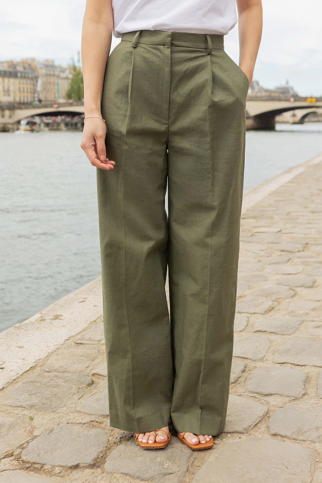 Petite-and-so-what-pantalon-droit-kaki-femme-petite-elegant