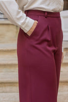 Petite-and-so-what-pantalon-large-droit-bordeaux-femme-petite-lucy