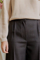 Petite-and-so-what-pantalon-large-fluide-femme-petite-marron-chocolat-carreaux-lucy