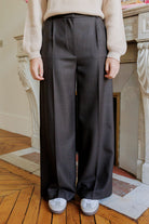 Petite-and-so-what-pantalon-large-fluide-femme-petite-marron-chocolat-carreaux-lucy