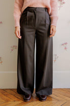 Petite-and-so-what-pantalon-large-fluide-raye-marron-femme-petite-lucy
